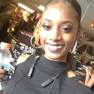 Meet your Posher, Marie